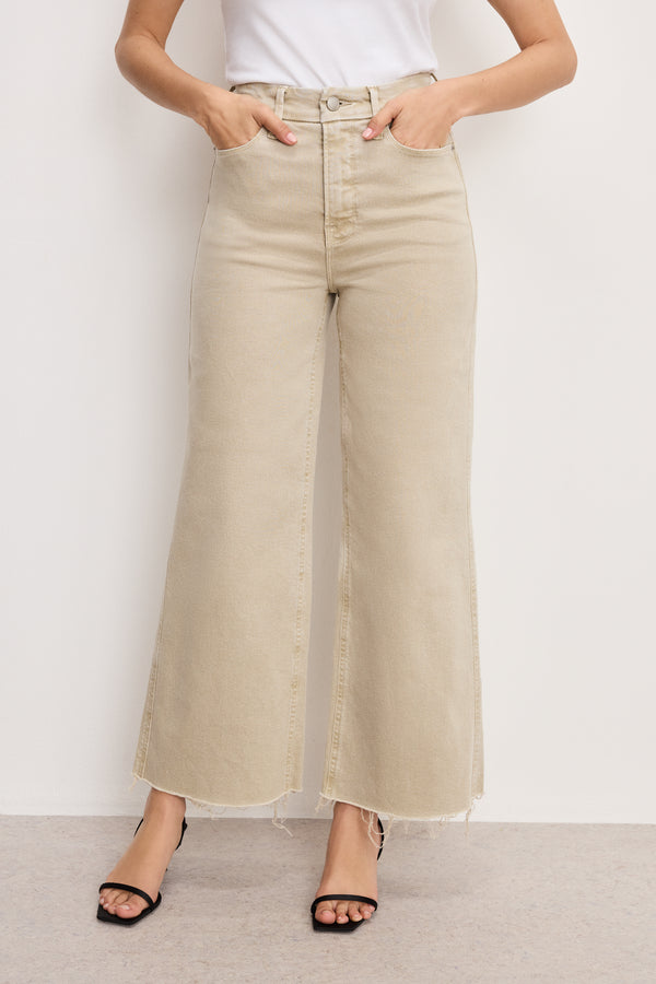 model: Size 0 |