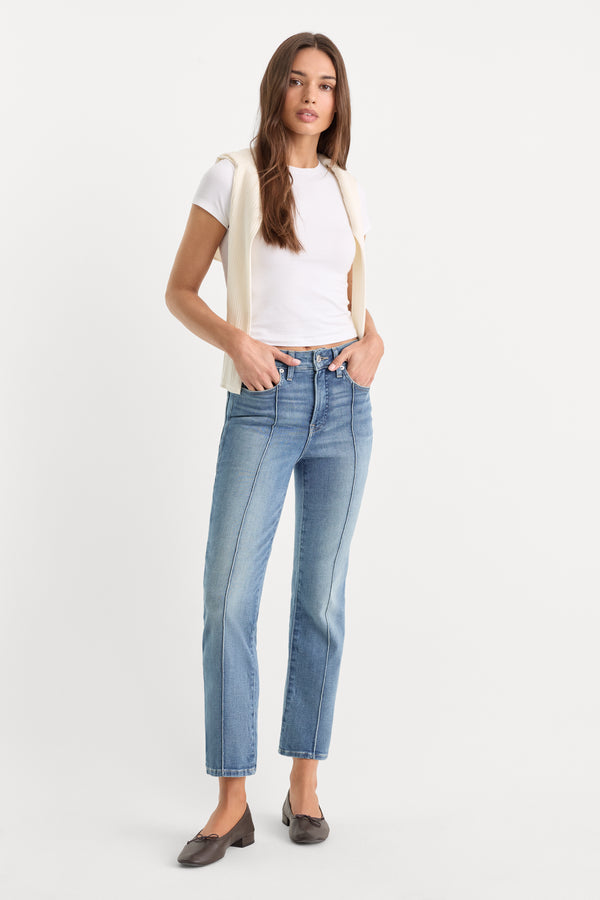 SOFT TECH GOOD LEGS STRAIGHT JEANS | INDIGO1238