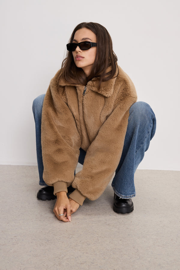 model: Size 0 |