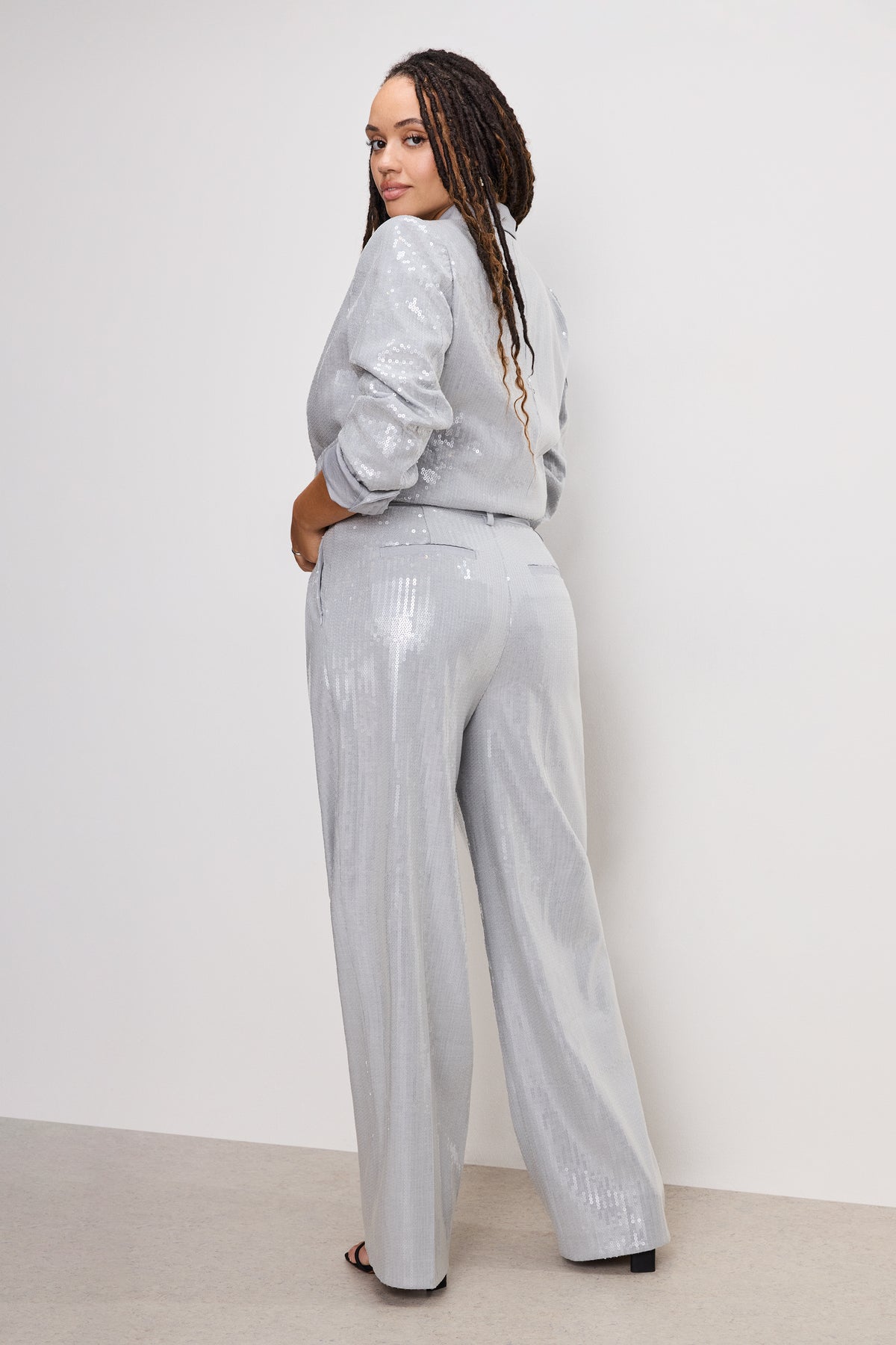 model: Size 8 | 