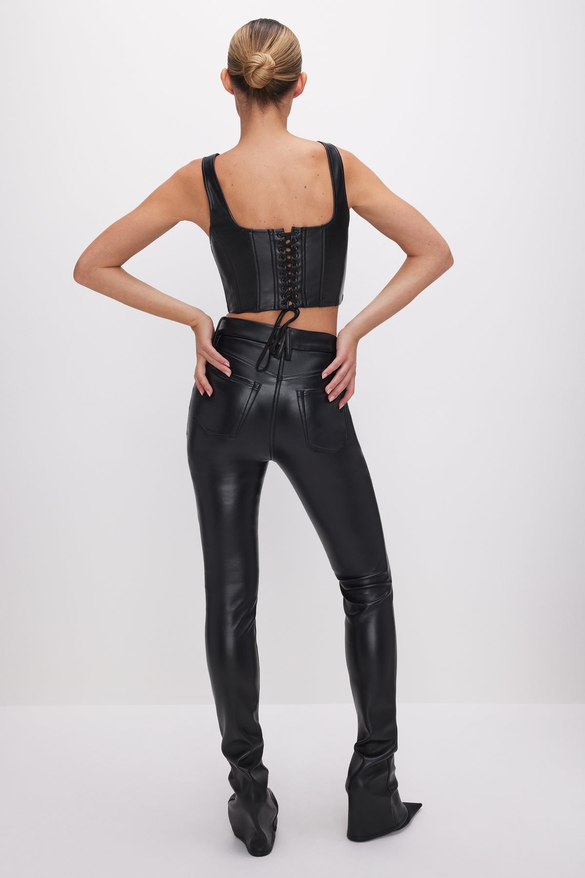 model: Size 0 |