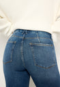 model: Size 8 |