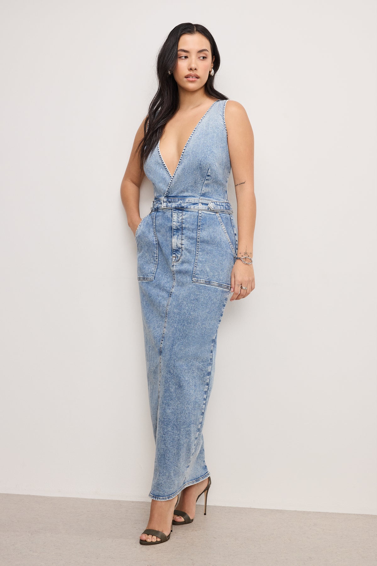 model: Size 8 |
