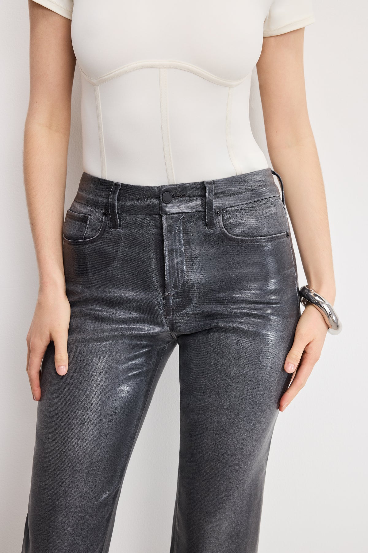 SOFT TECH GOOD LEGS STRAIGHT COATED JEANS | BLACK402