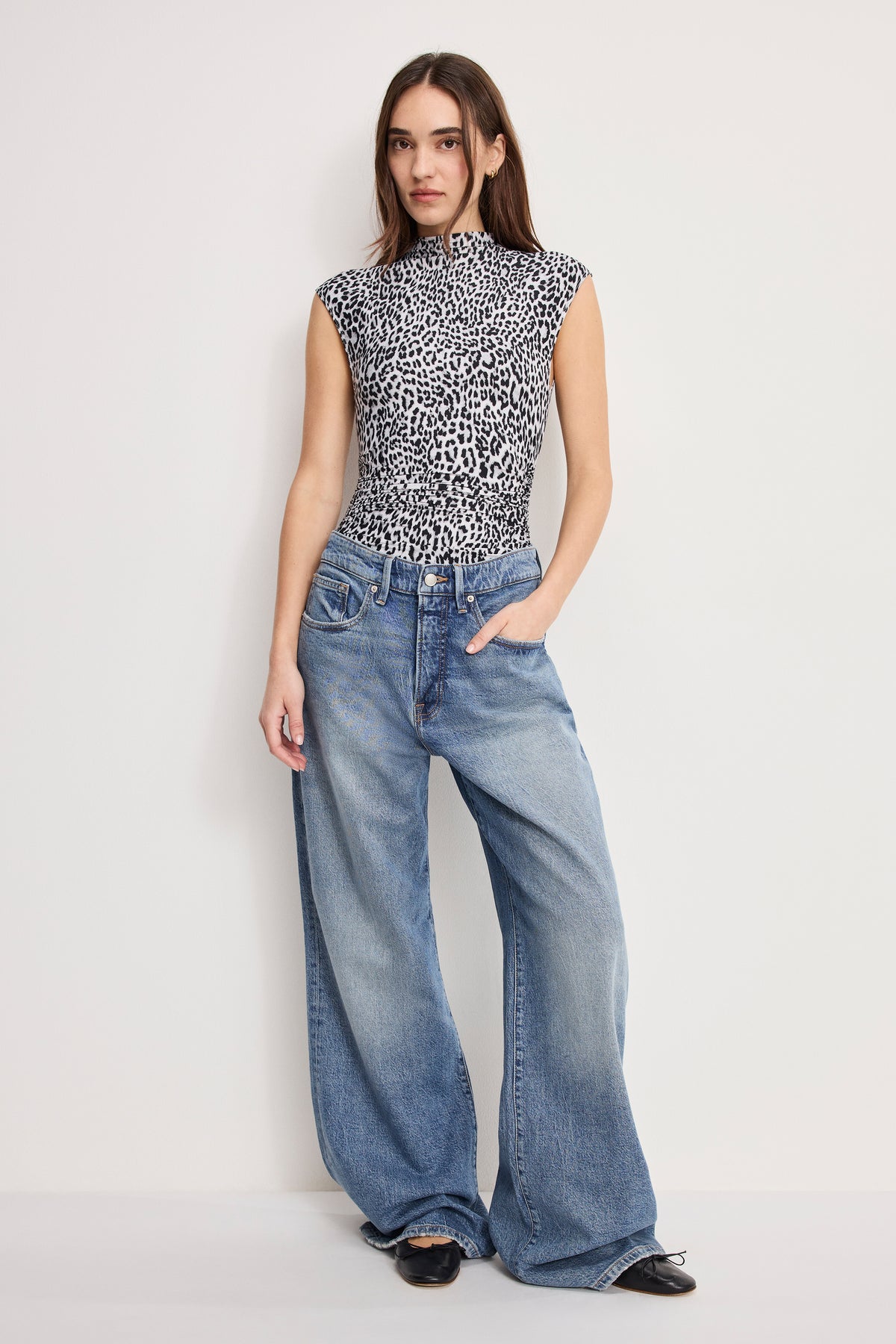 WEIGHTLESS SCULPTING  BODYSUIT | BLACK AND GREY LEOPARD