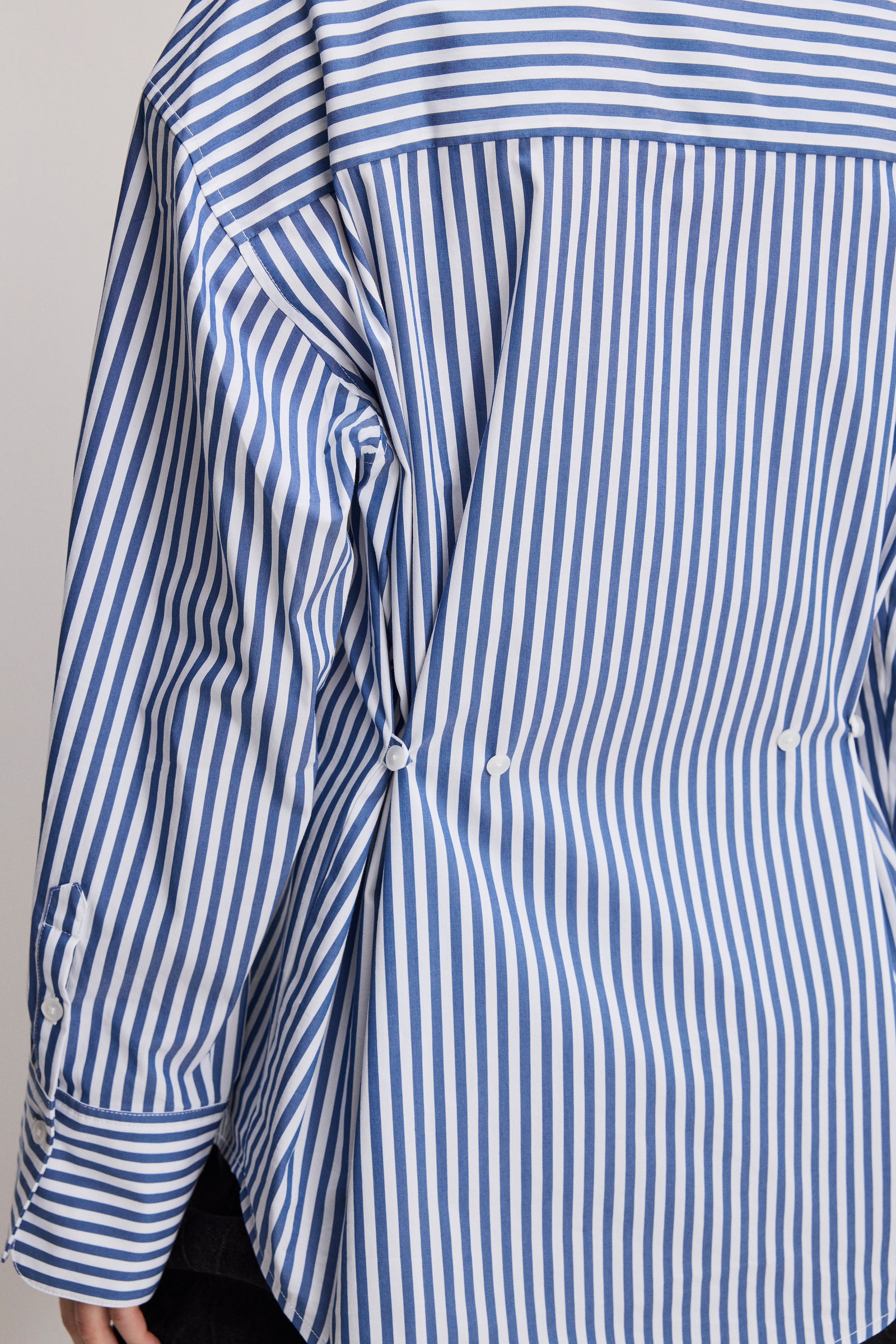 POPLIN OVERSIZED SHIRT W BUTTON ADJUSTABLE WAIST | INDIGO STRIPE