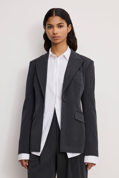 ESSENTIAL SUITING SCULPTED BLAZER | DARK HEATHER GRAY