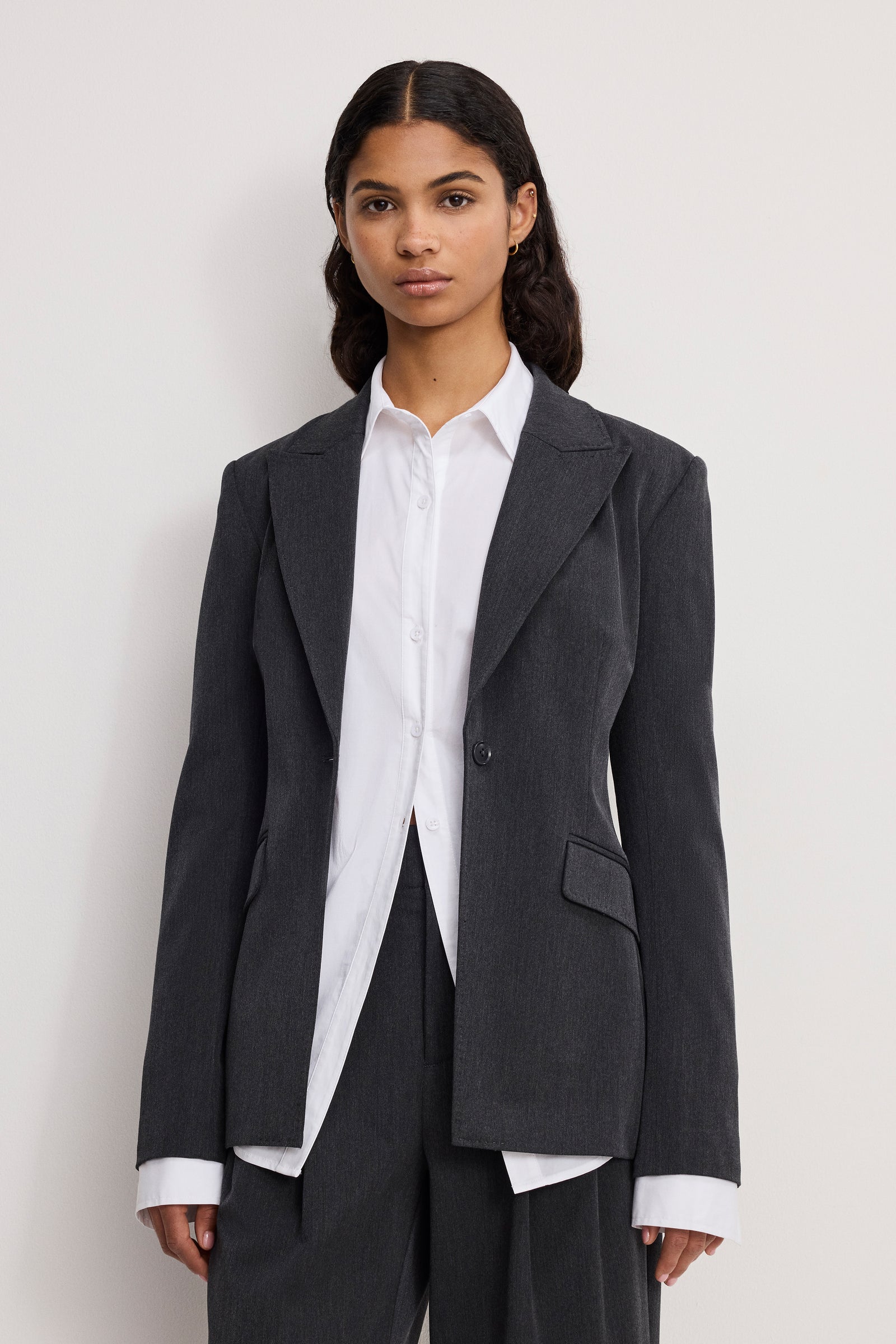 ESSENTIAL SUITING SCULPTED BLAZER | DARK HEATHER GRAY