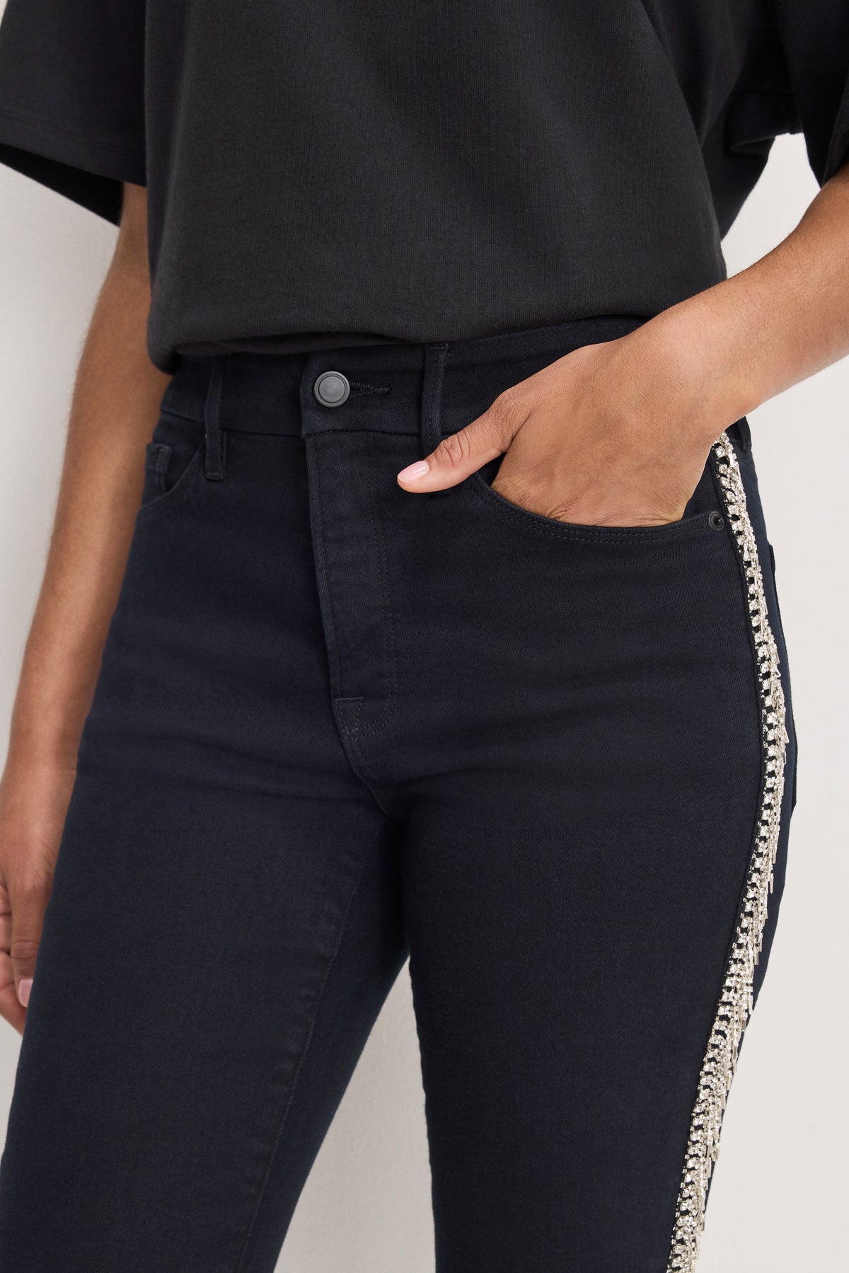GOOD LEGS STRAIGHT DIAMOND JEANS | BLACK411