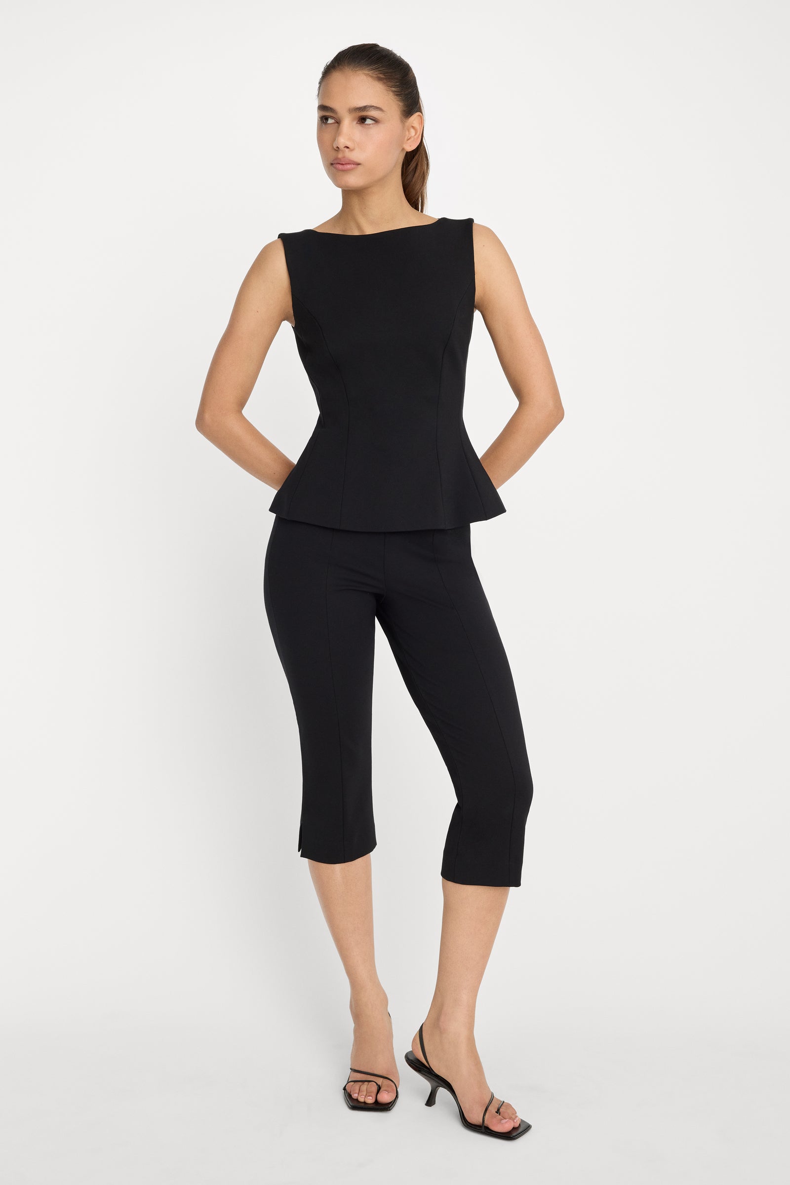 SOFT STRETCH PONTE STRAIGHT NECK TOP | BLACK001