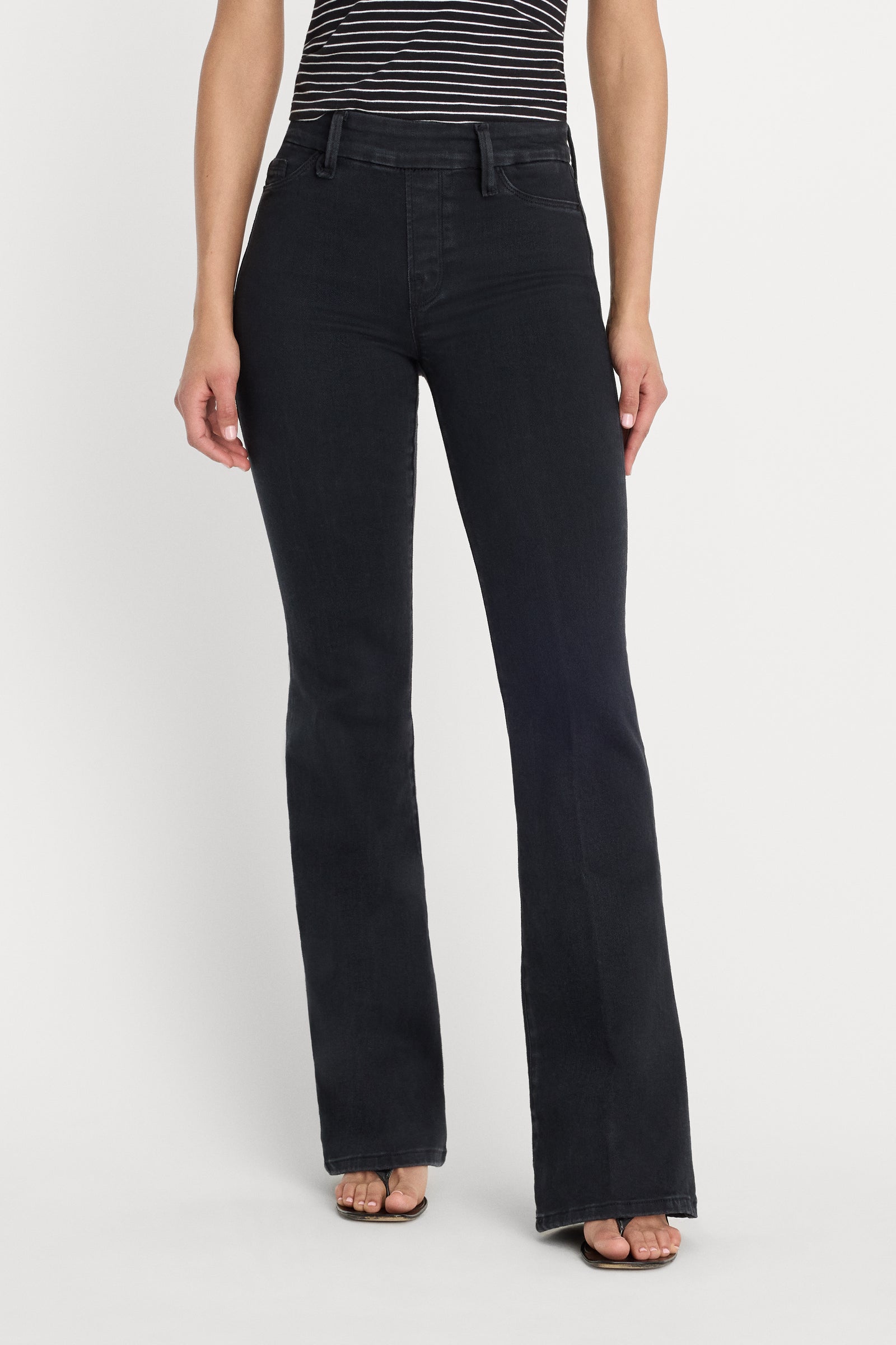 POWER STRETCH PULL-ON FLARE JEANS | BLACK001
