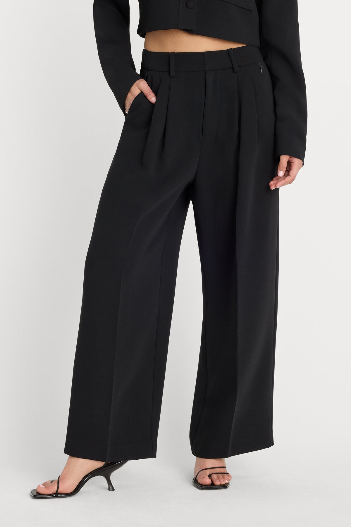 LUXE SUITING HIGH-RISE CROPPED WIDE LEG TROUSER | BLACK001