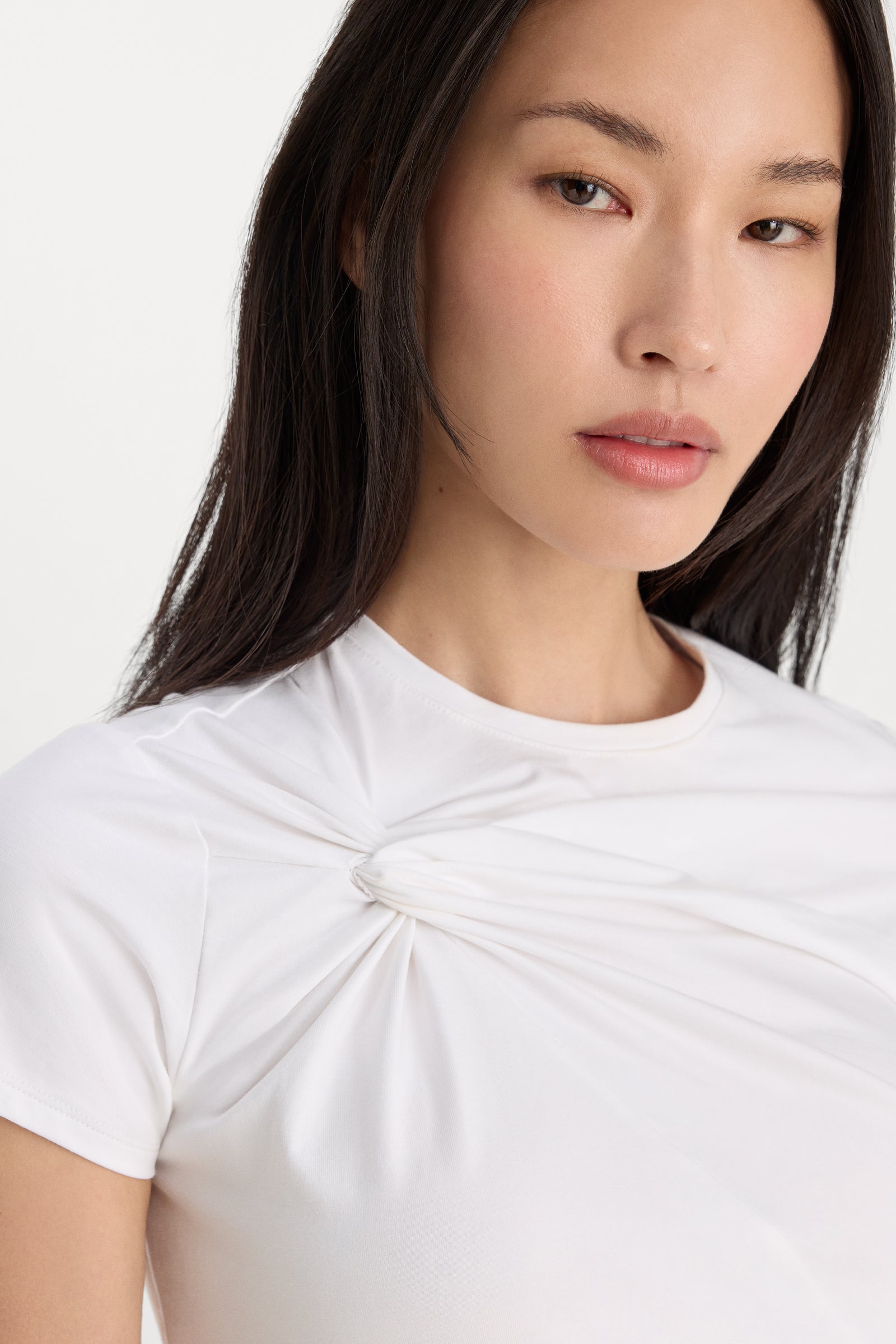 SUPER STRETCH TWIST TEE | WHITE001