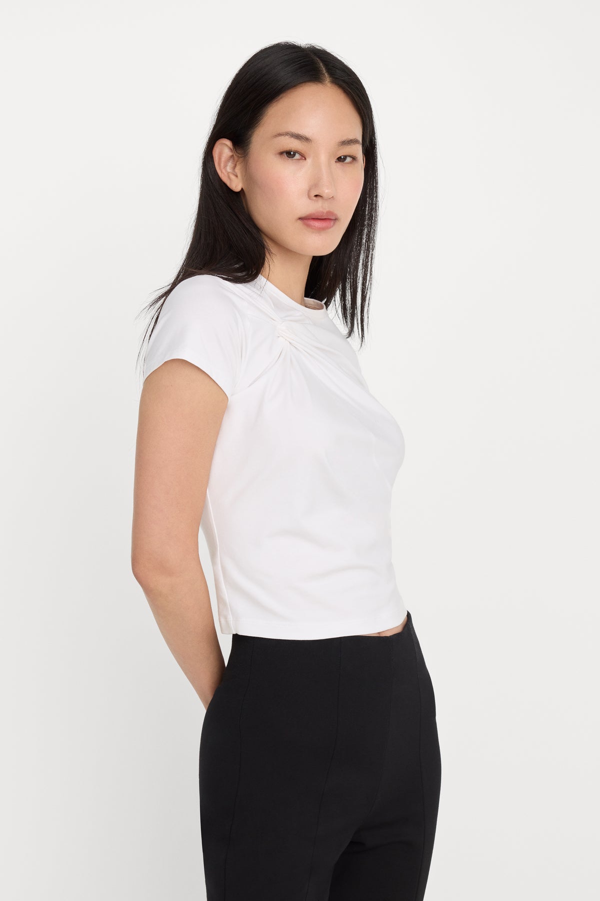 SUPER STRETCH TWIST TEE | WHITE001