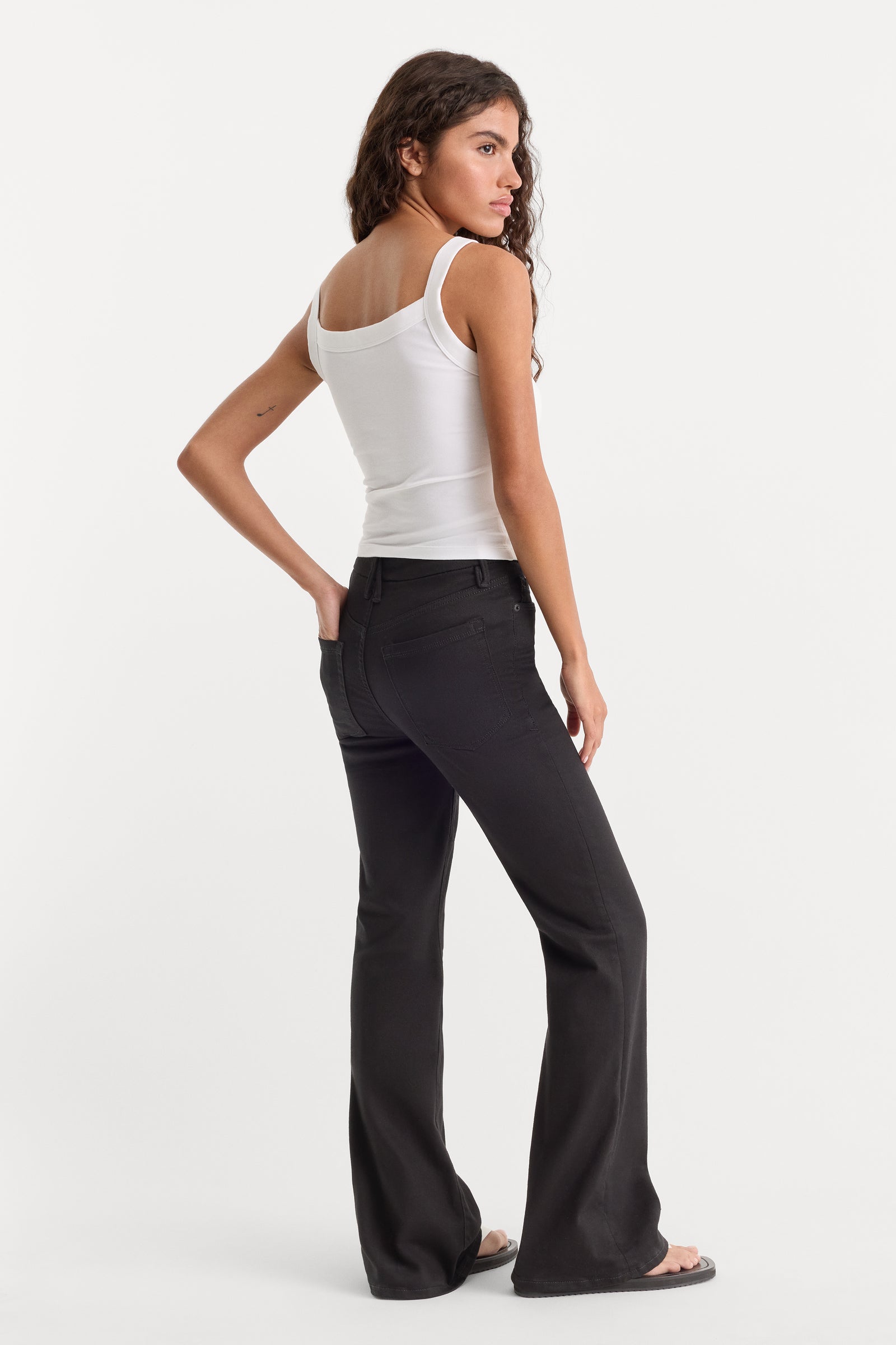 NEVER FADES GOOD PETITE FLARE JEANS | BLACK