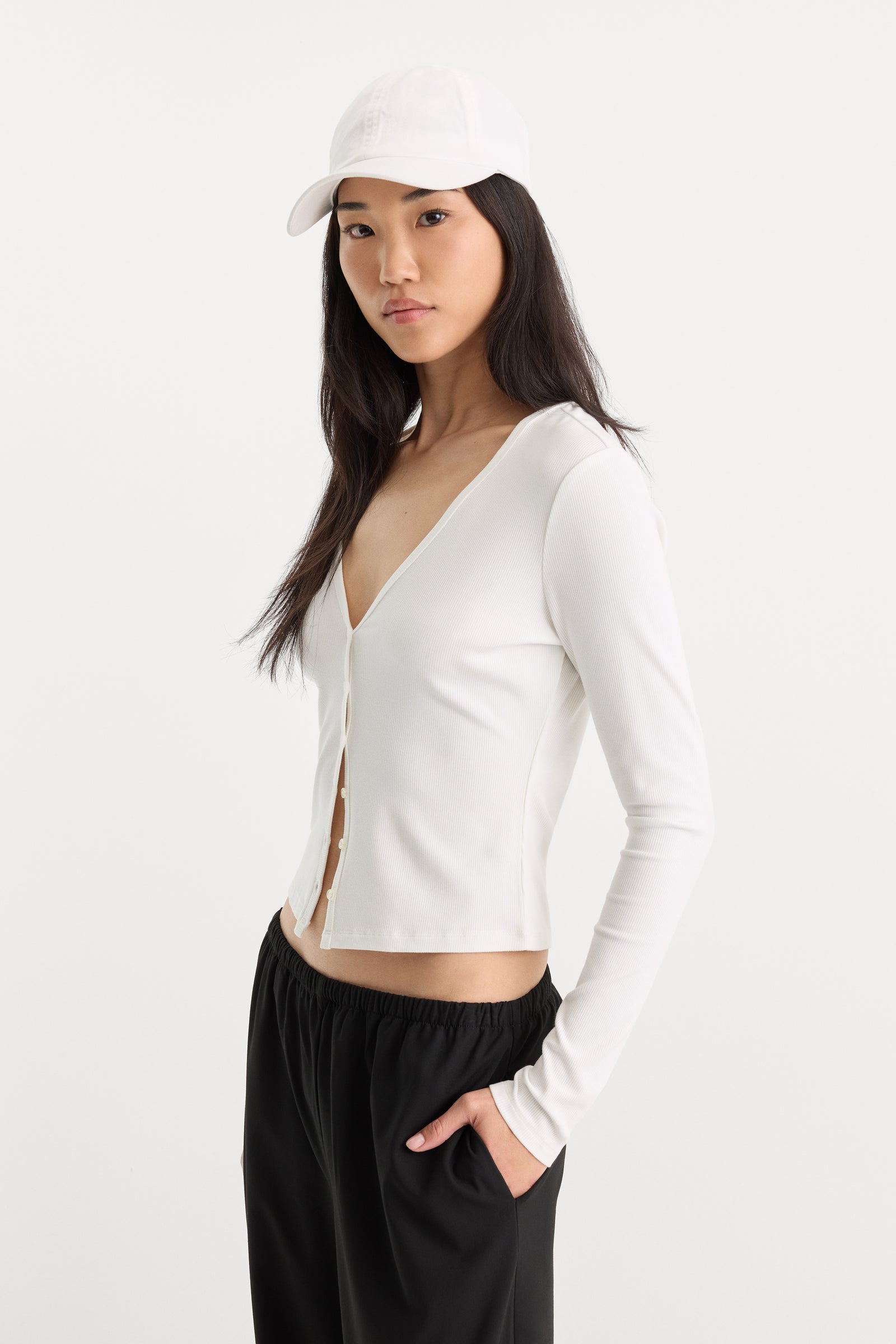 THE RIB V NECK CARDIGAN | CHALK