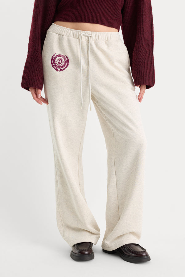 THE BRUSHED FLEECE SWEATPANT | OATMEAL-3 | GOOD AMERICAN | MODEL