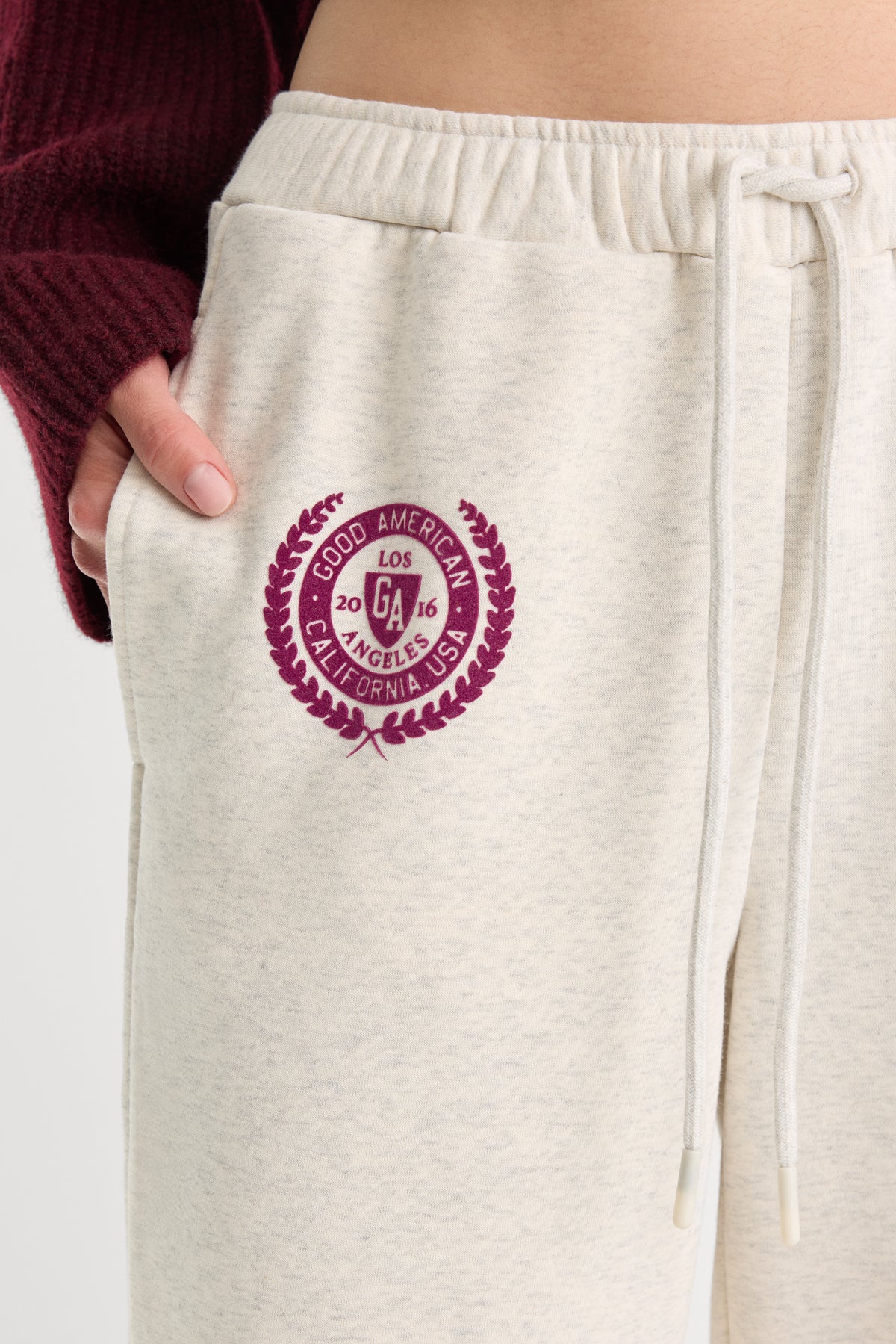 THE BRUSHED FLEECE SWEATPANT | OATMEAL-2 | GOOD AMERICAN | MODEL