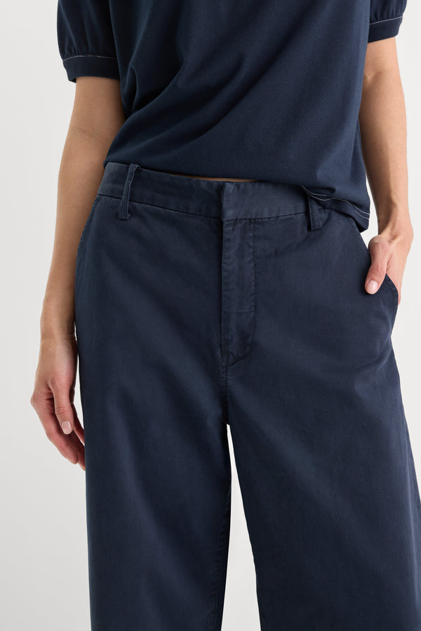 LOW SLUNG BAGGY TROUSER | NEW NAVY-2 | GOOD AMERICAN | MODEL