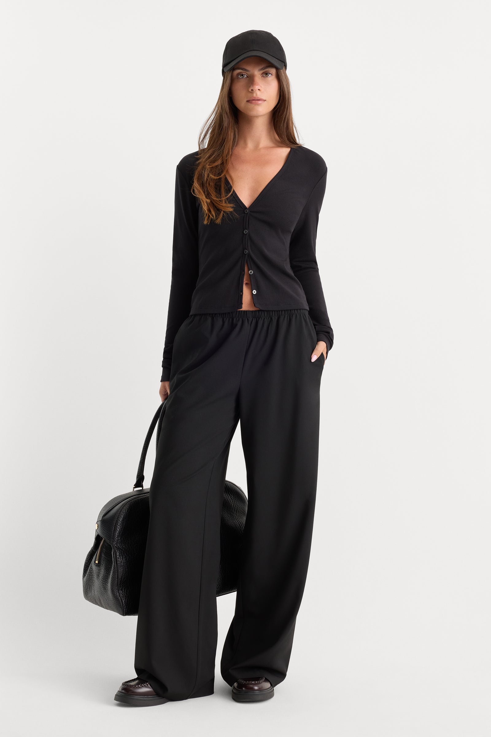 THE RIB V NECK CARDIGAN | BLACK