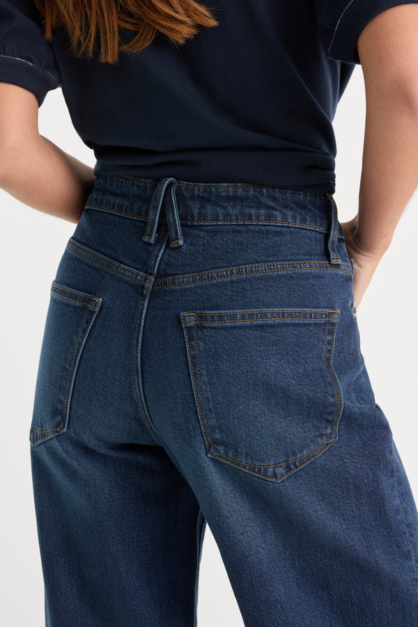 VINTAGE BARREL ANKLE JEANS | MERIDIAN-8 | GOOD AMERICAN | MODEL