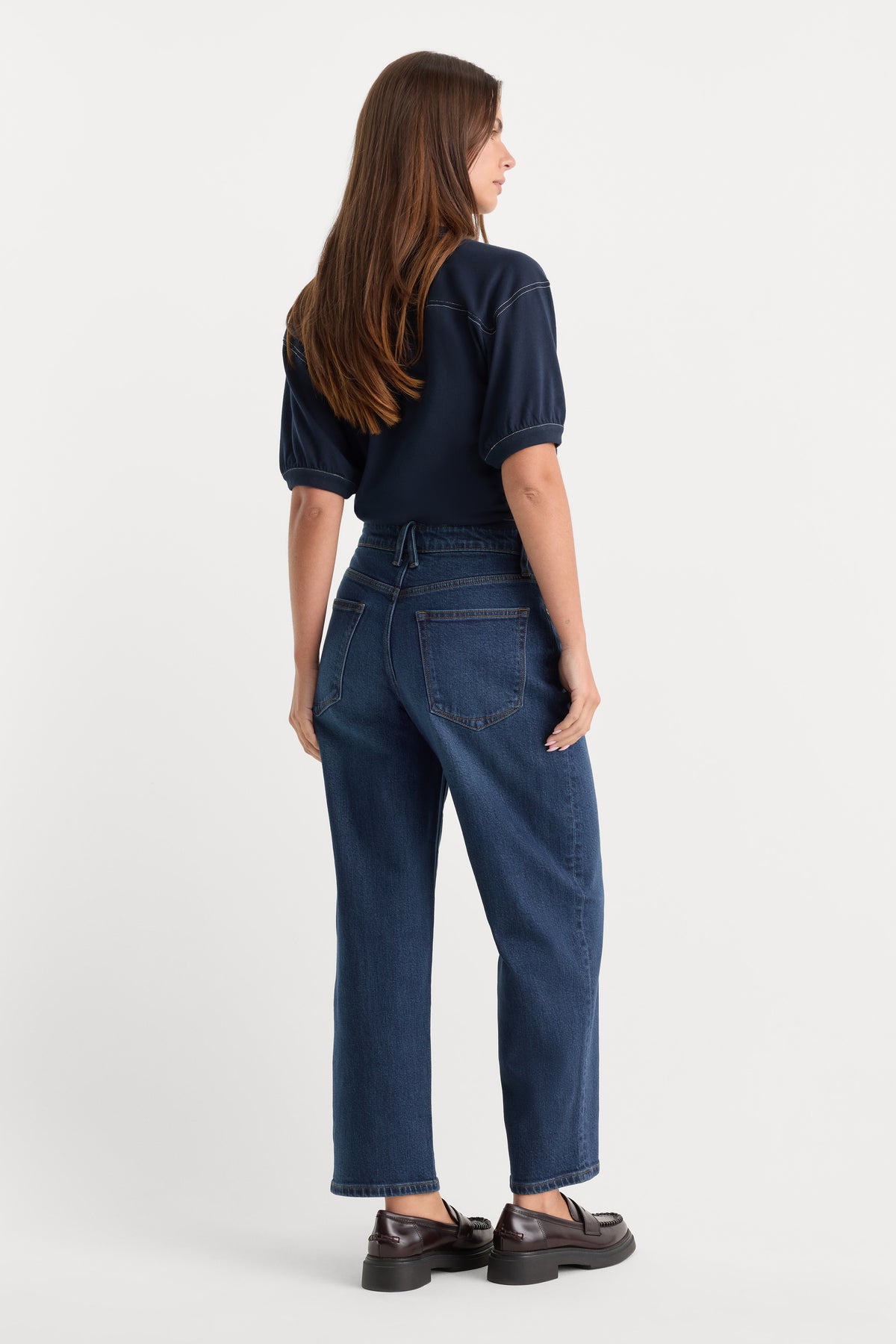 VINTAGE BARREL ANKLE JEANS | MERIDIAN-7 | GOOD AMERICAN | MODEL