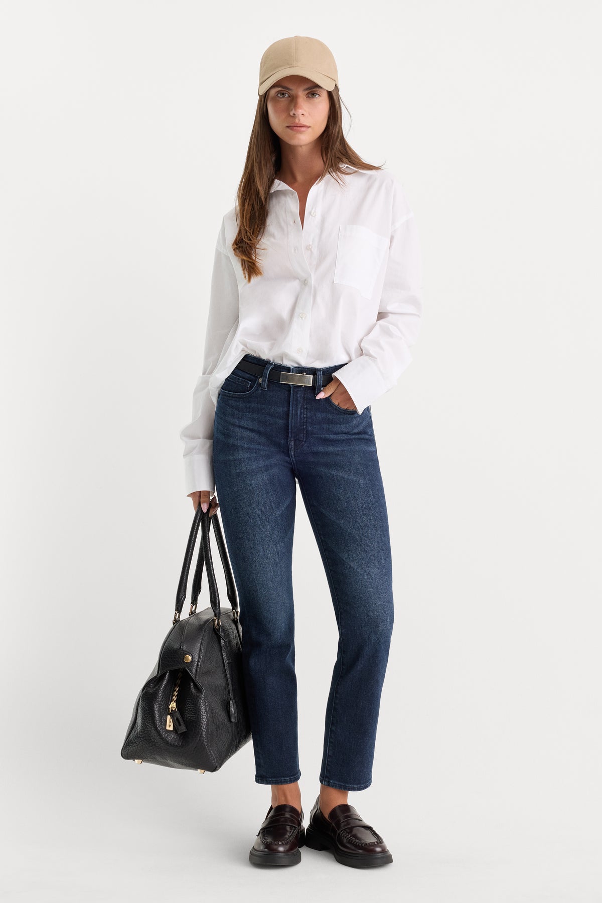 GOOD PETITE STRAIGHT JEANS | ATLAS BLUE-3 | GOOD AMERICAN | MODEL
