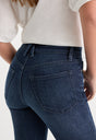 GOOD LEGS STRAIGHT JEANS | ATLAS BLUE-6 | GOOD AMERICAN | MODEL