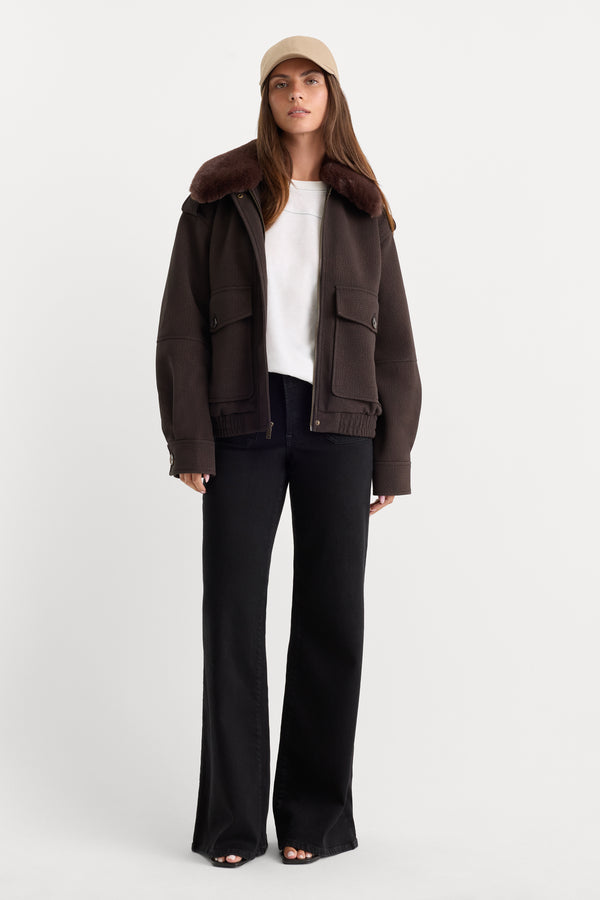 PATCH POCKET GOOD WAIST PALAZZO JEANS | BLACK001-1 | GOOD AMERICAN | MODEL