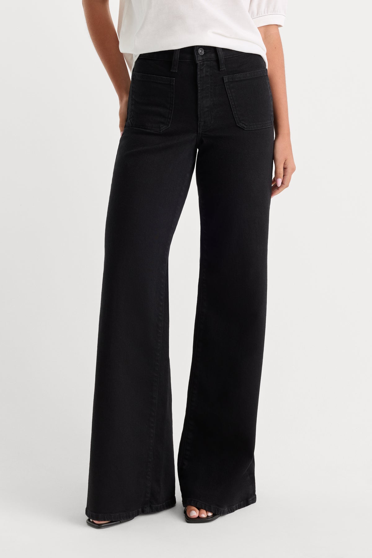 PATCH POCKET GOOD WAIST PALAZZO JEANS | BLACK001-3 | GOOD AMERICAN | MODEL
