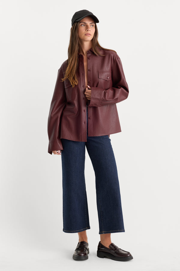 THE BETTER THAN LEATHER CLASSIC SHIRT | BERRY NOIR-3 | GOOD AMERICAN | MODEL