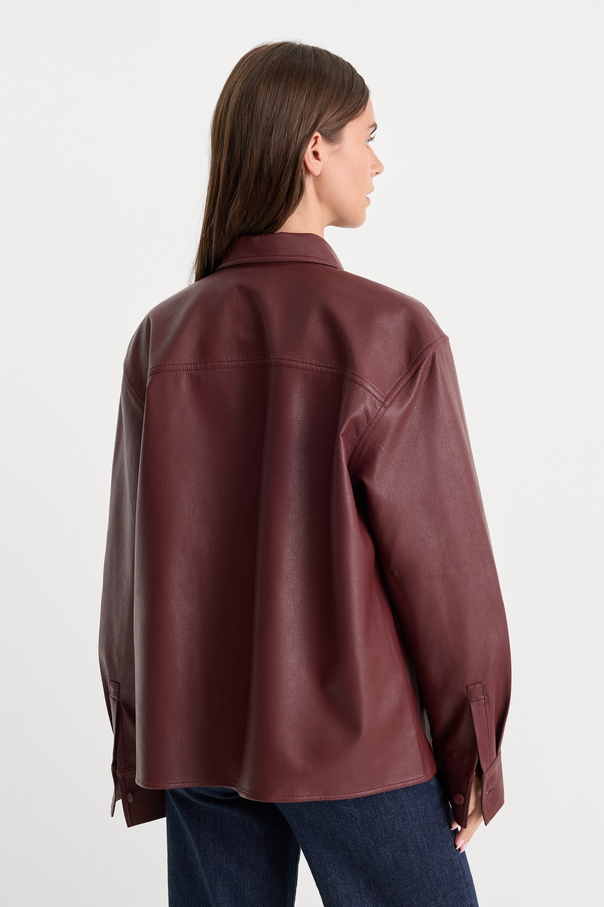 THE BETTER THAN LEATHER CLASSIC SHIRT | BERRY NOIR-4 | GOOD AMERICAN | MODEL