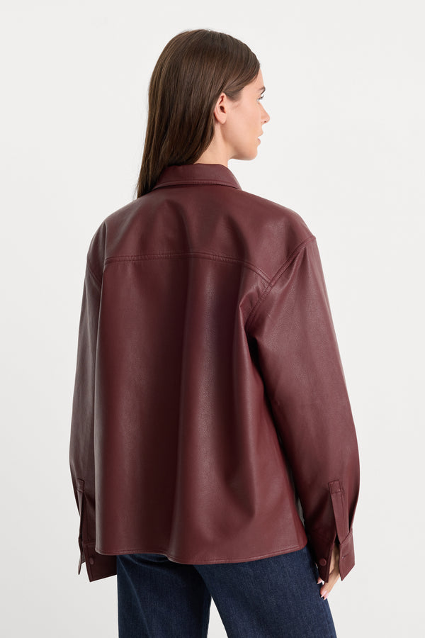THE BETTER THAN LEATHER CLASSIC SHIRT | BERRY NOIR-4 | GOOD AMERICAN | MODEL