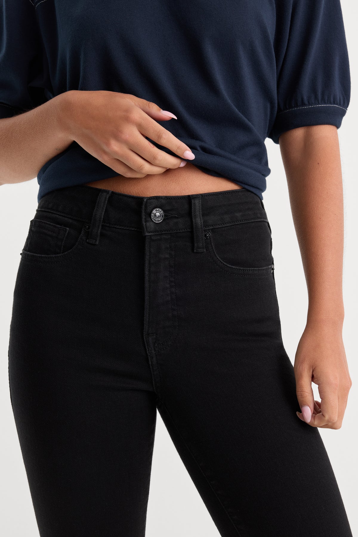 SOFT TECH GOOD LEGS STRAIGHT JEANS|BLACK001-4 | GOOD AMERICAN | MODEL