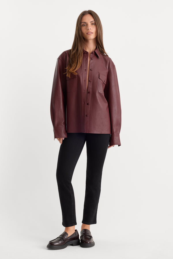SOFT TECH GOOD LEGS STRAIGHT JEANS|BLACK001-1 | GOOD AMERICAN | MODEL