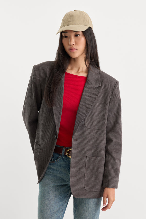 THE OVERSIZED BLAZER | CHARCOAL MINI HOUNDSTOOTH-6 | GOOD AMERICAN | MODEL