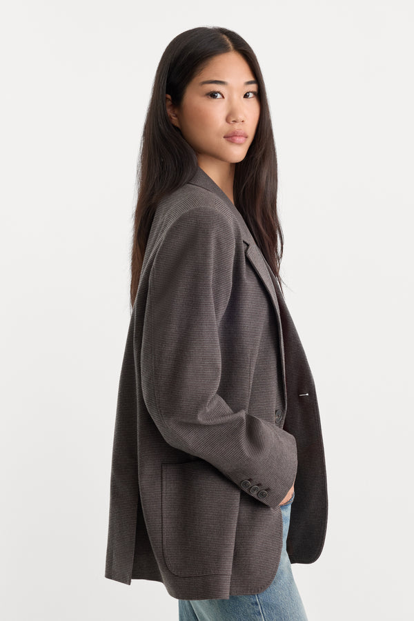 THE OVERSIZED BLAZER | CHARCOAL MINI HOUNDSTOOTH-3 | GOOD AMERICAN | MODEL