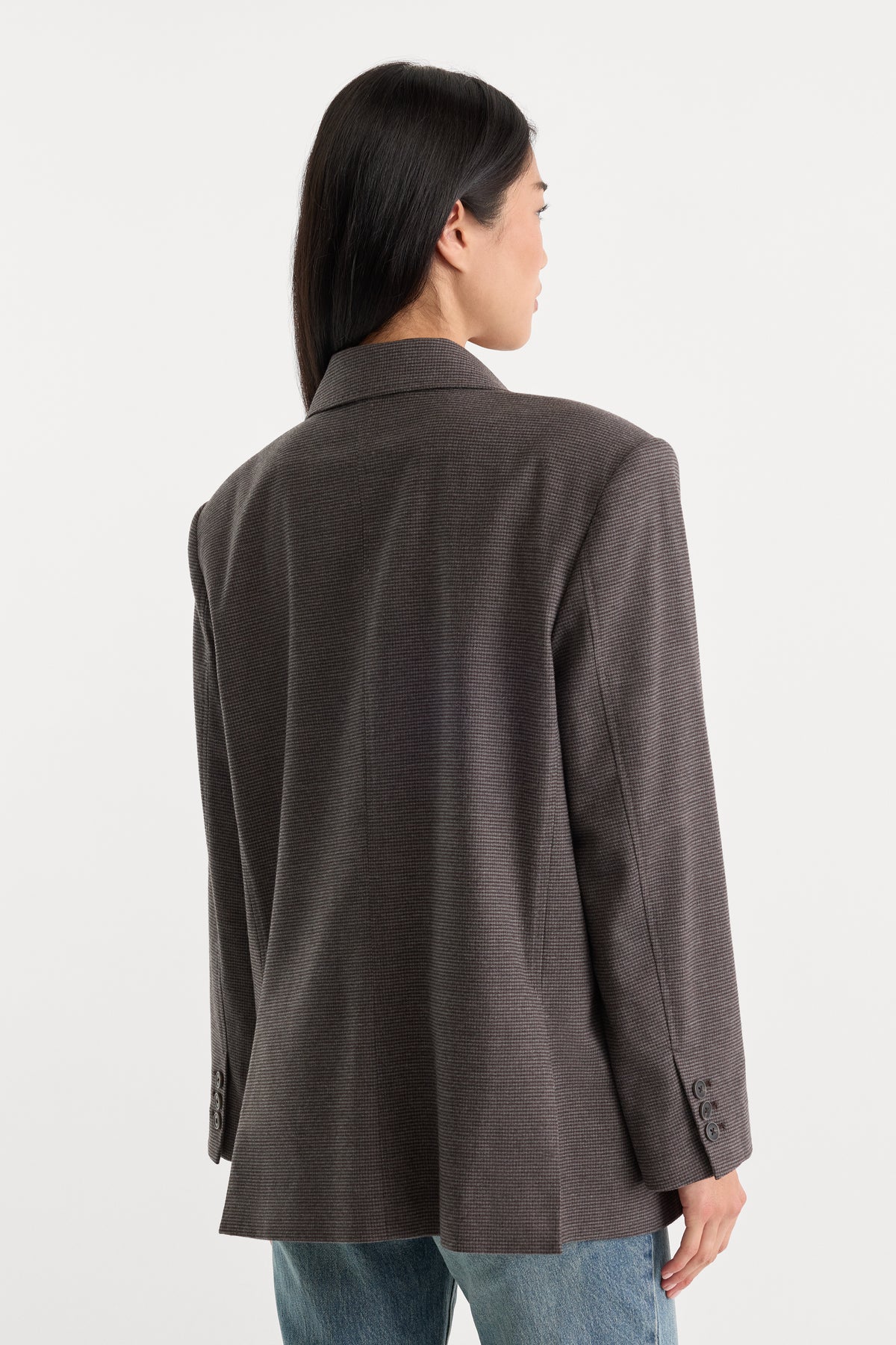 THE OVERSIZED BLAZER | CHARCOAL MINI HOUNDSTOOTH-7 | GOOD AMERICAN | MODEL