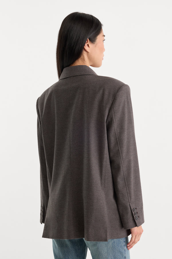 THE OVERSIZED BLAZER | CHARCOAL MINI HOUNDSTOOTH-7 | GOOD AMERICAN | MODEL