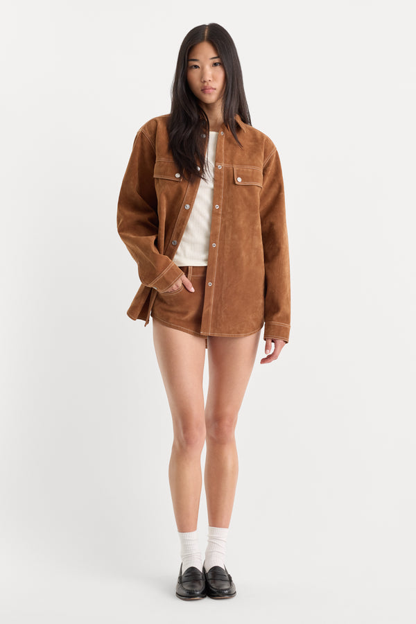 THE BETTER THAN SUEDE OVERSHIRT | CAFE CLAY-4 | GOOD AMERICAN | MODEL