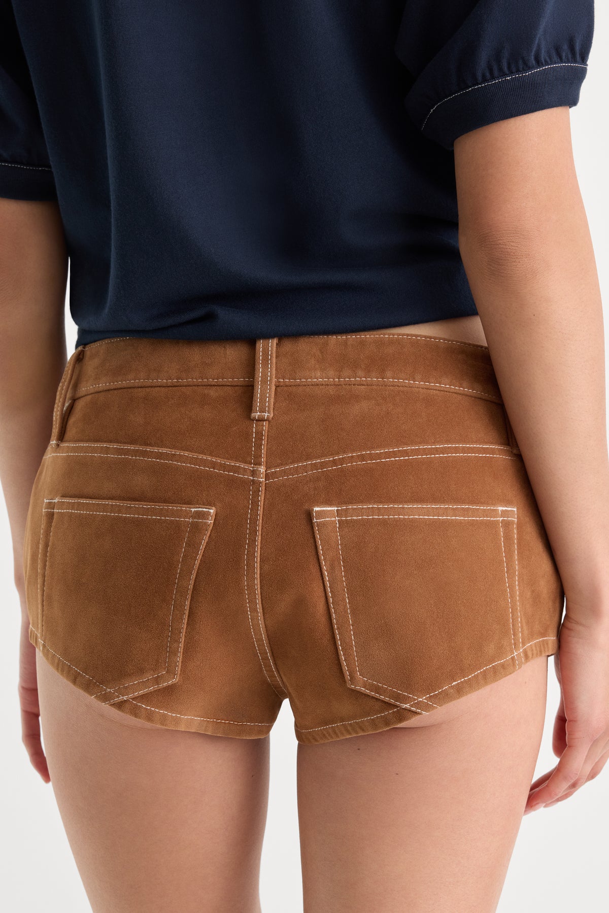 THE BETTER THAN SUEDE MICRO SHORT | CAFE CLAY-5 | GOOD AMERICAN | MODEL