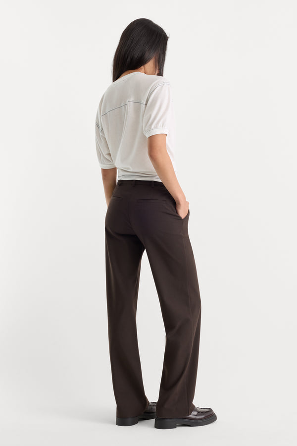 THE LOW RISE STRAIGHT LEG TROUSER | ESPRESSO-5 | GOOD AMERICAN | MODEL