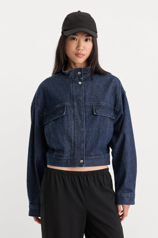 THE DENIM BOMBER JACKET | QUIRKY-1 | GOOD AMERICAN | MODEL