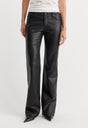 BETTER THAN LEATHER LOW RISE BOOTCUT | BLACK001-3 | GOOD AMERICAN | MODEL