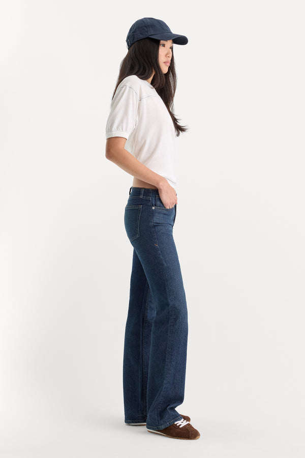 GHOST WAIST LOW RISE BOOTCUT JEANS | QUIRK-4 | GOOD AMERICAN | MODEL