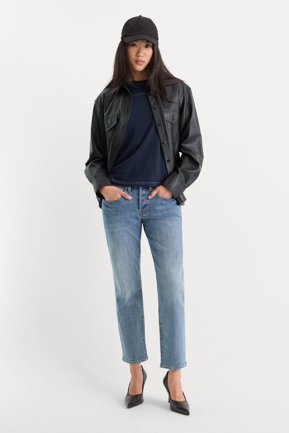 VINTAGE STRAIGHT ANKLE JEANS | SAVOR-1 | GOOD AMERICAN | MODEL