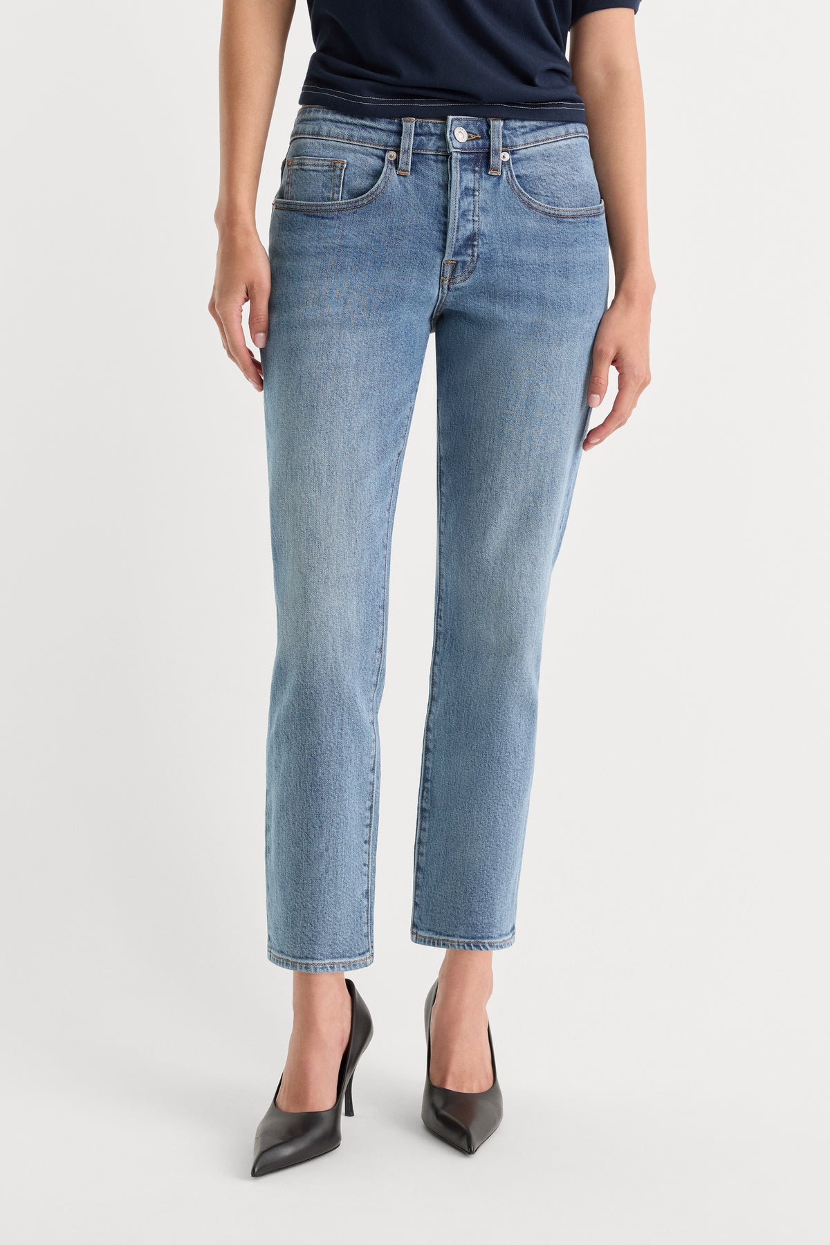 VINTAGE STRAIGHT ANKLE JEANS | SAVOR-2 | GOOD AMERICAN | MODEL