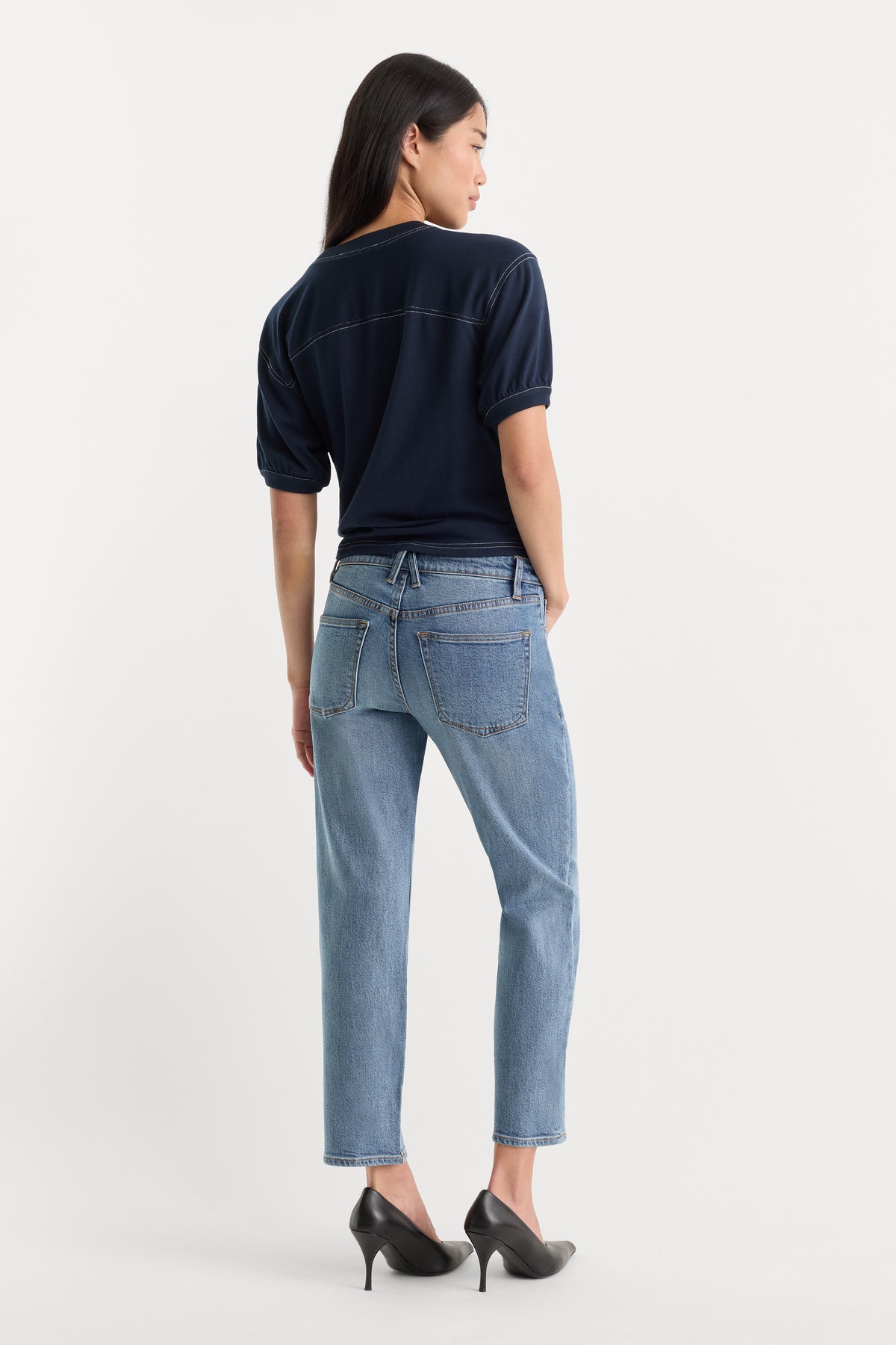 VINTAGE STRAIGHT ANKLE JEANS | SAVOR-5 | GOOD AMERICAN | MODEL