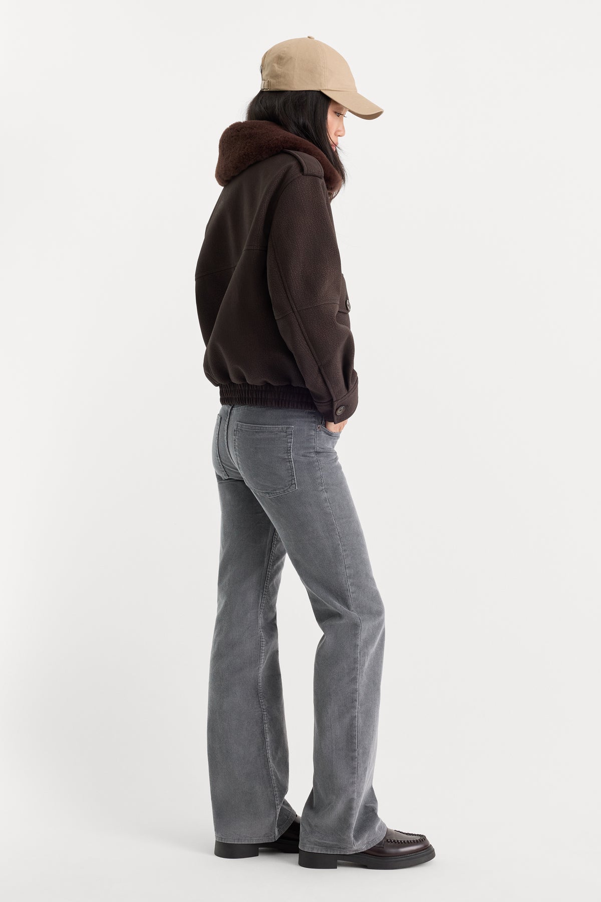 VINTAGE LOW RISE BOOTCUT CORDUROY PANT | WASHED SLATE-4 | GOOD AMERICAN | MODEL