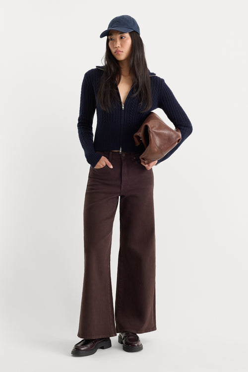 GOOD WAIST PALAZZO ANKLE JEANS | ESPRESSO-1 | GOOD AMERICAN | MODEL